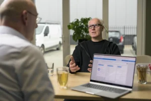 Een ondernemer bij administratiekantoor Oosterkamp Finance in Apeldoorn